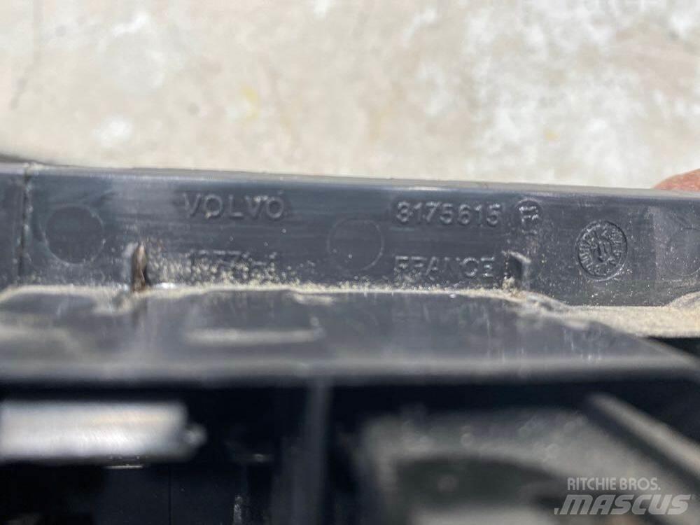Volvo VNL Electronics