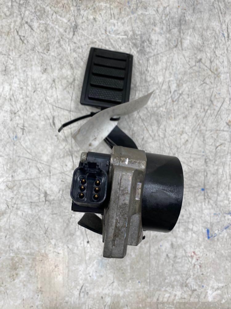 Volvo VNL Other components