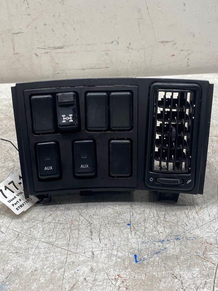 Volvo VNL Electronics