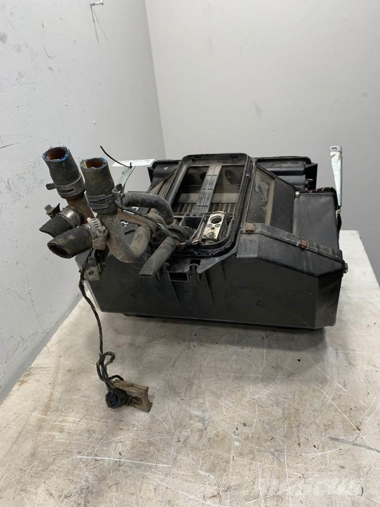 Volvo VNL Other components