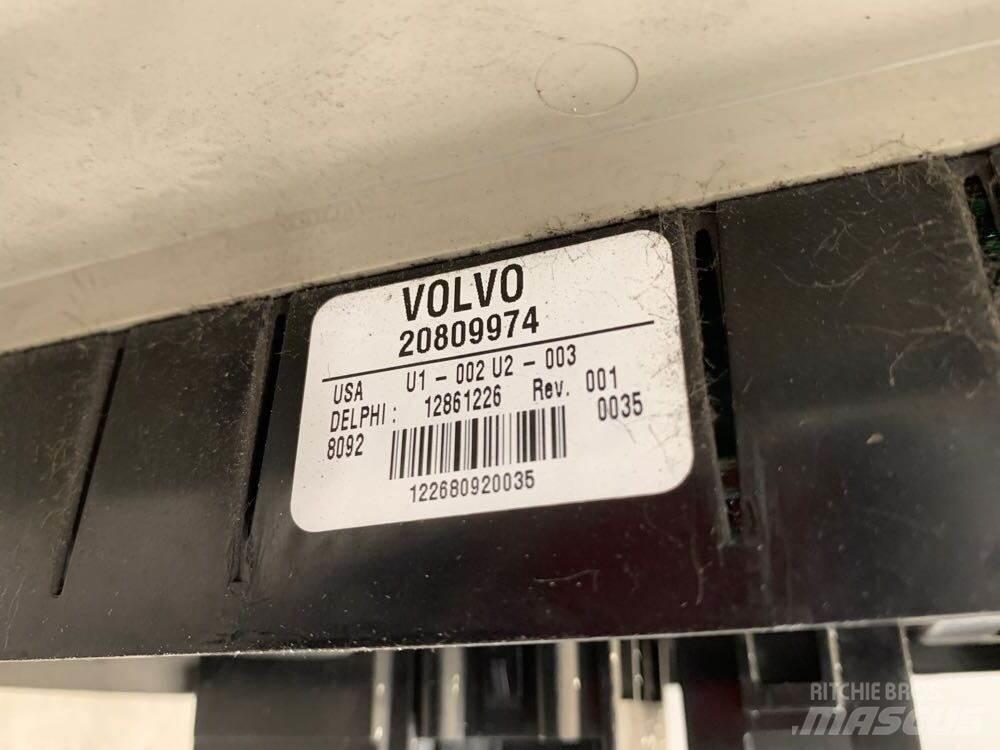 Volvo VNL Electronics
