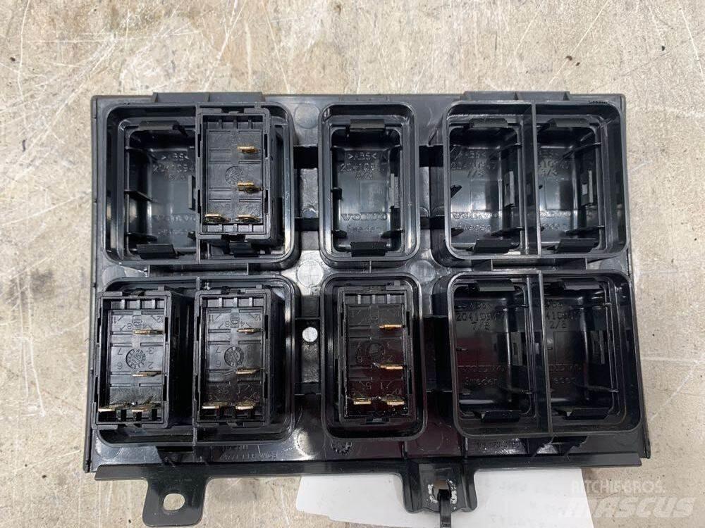 Volvo VNL Electronics