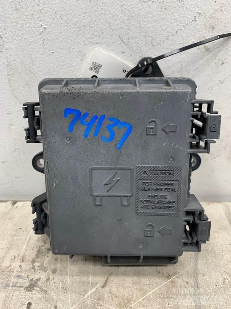Volvo VNL Electronics