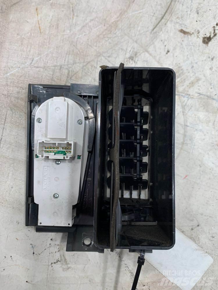 Volvo VNL Electronics