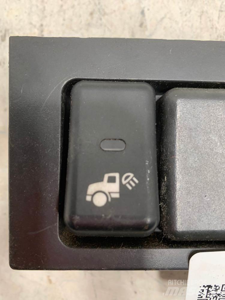 Volvo VNL Electronics