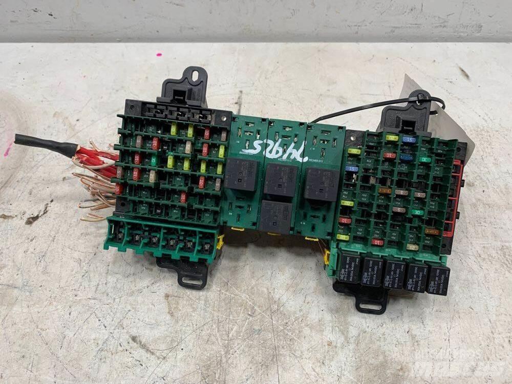 Volvo VNL Electronics