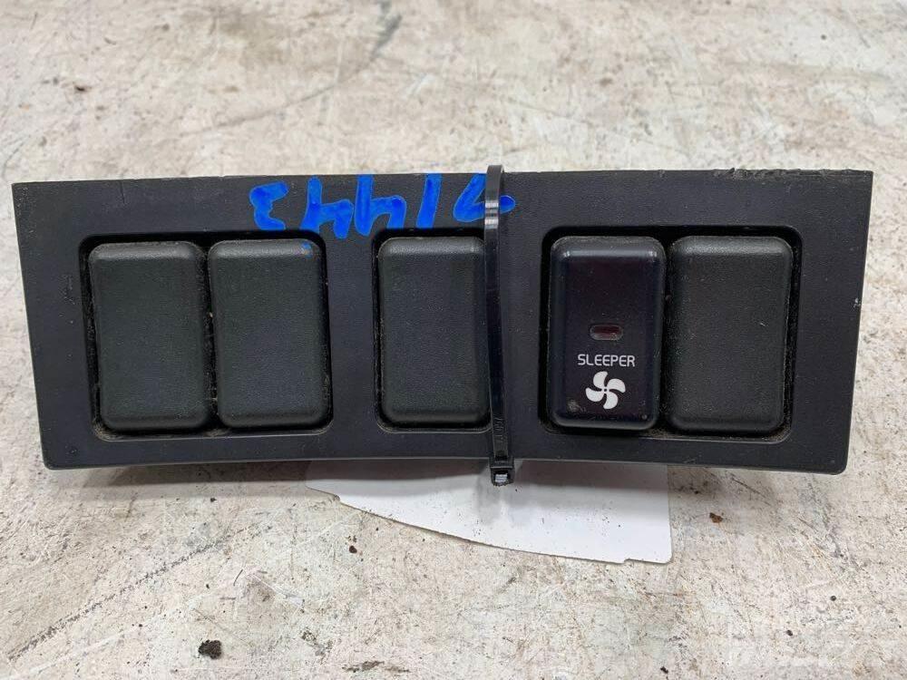 Volvo VNL Electronics