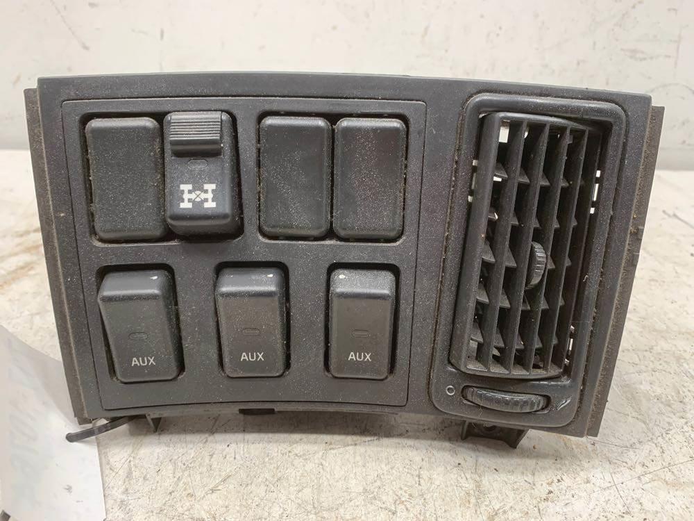 Volvo VNL Electronics