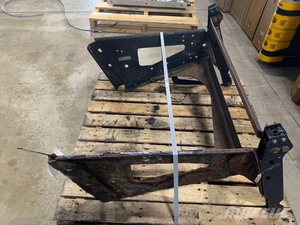 Volvo VNL Other components