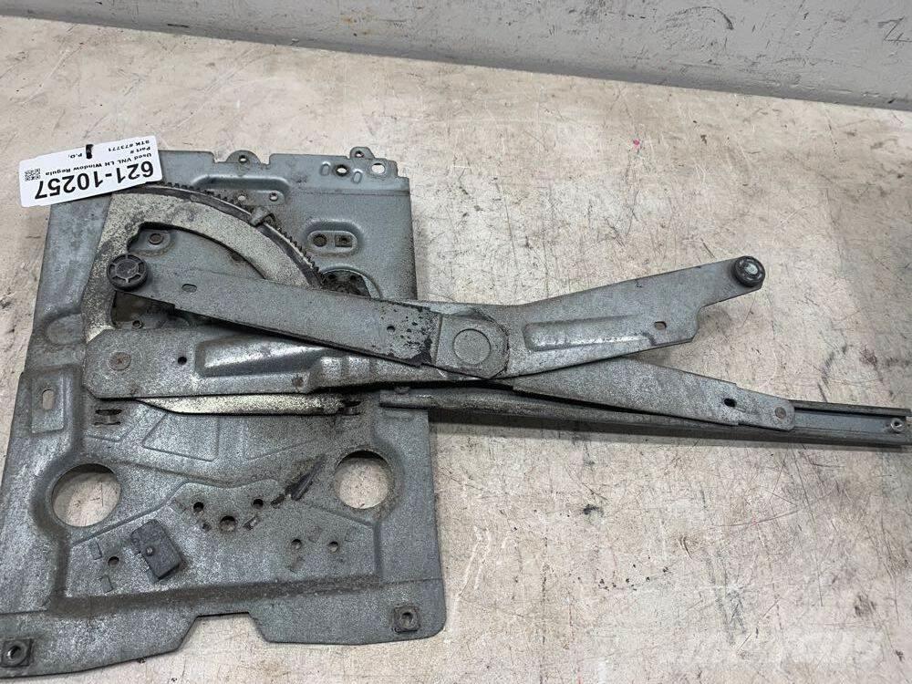 Volvo VNL Other components