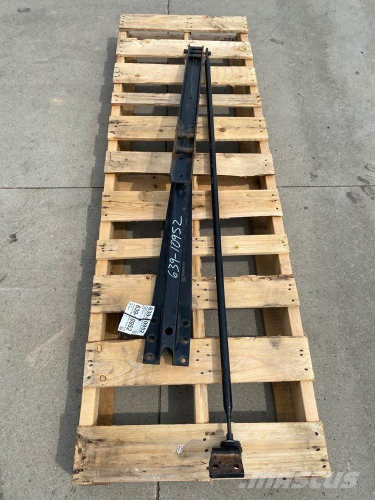Volvo VNL Other components