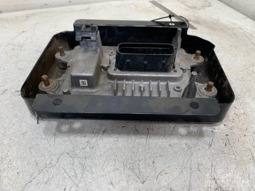 Volvo VNM Other components
