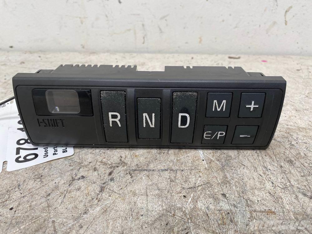 Volvo VNR Electronics
