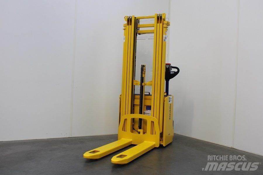 Stöcklin EDS 12 Pedestrian stacker