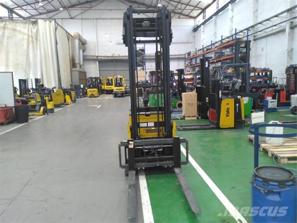 Yale MC12 Hand pallet stackers