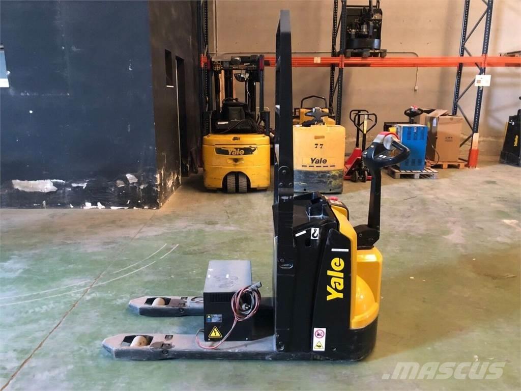 Yale MP22 Hand pallet stackers