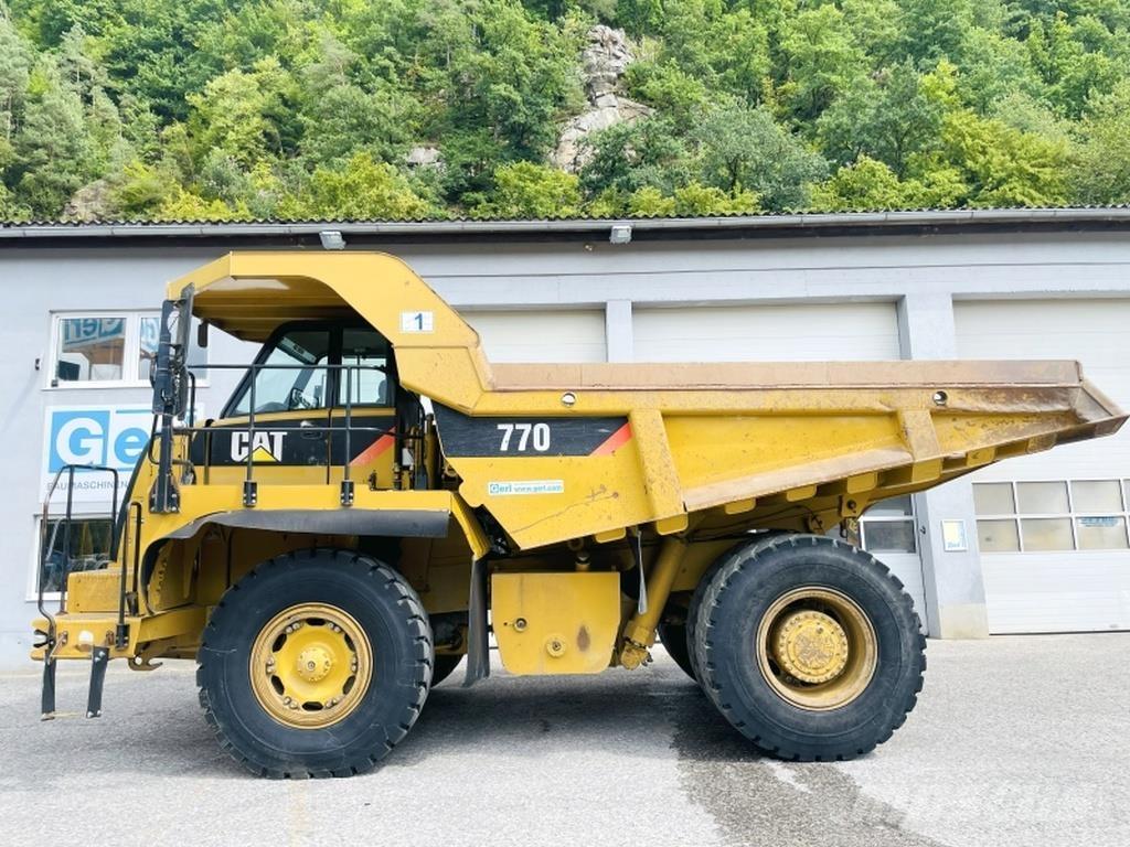 CAT 770 Articulated Haulers