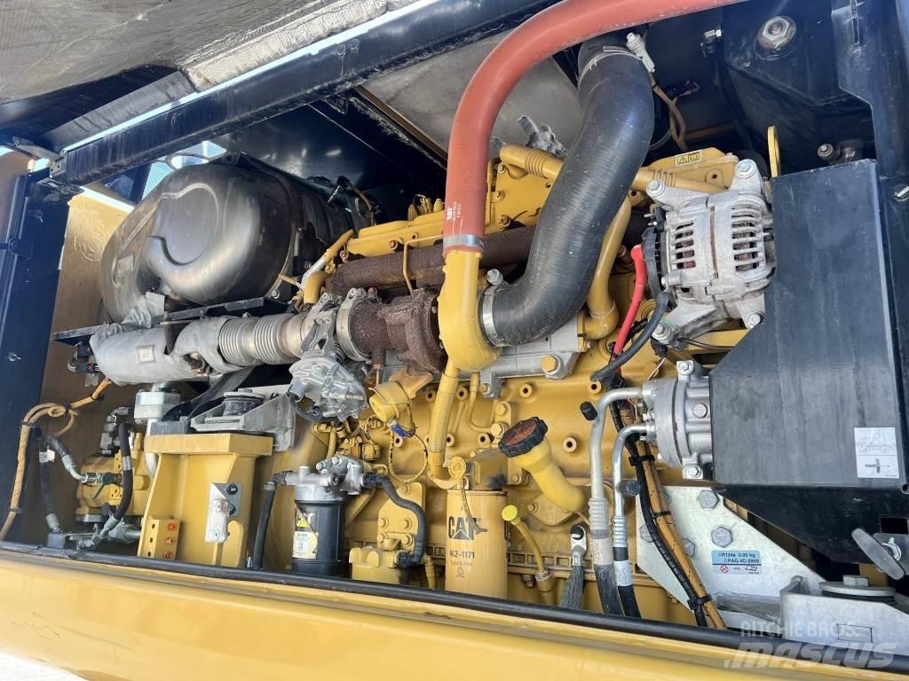 CAT M 320 F Wheeled excavators
