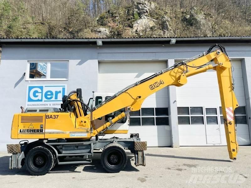 Liebherr A904 Waste / industry handlers