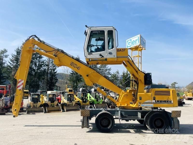 Liebherr A904 Waste / industry handlers