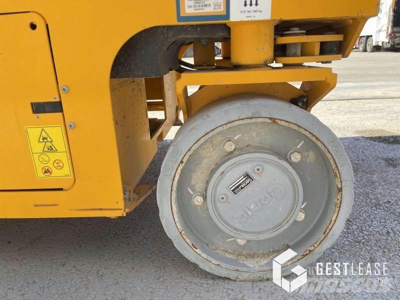Genie GS-2646 Articulated boom lifts