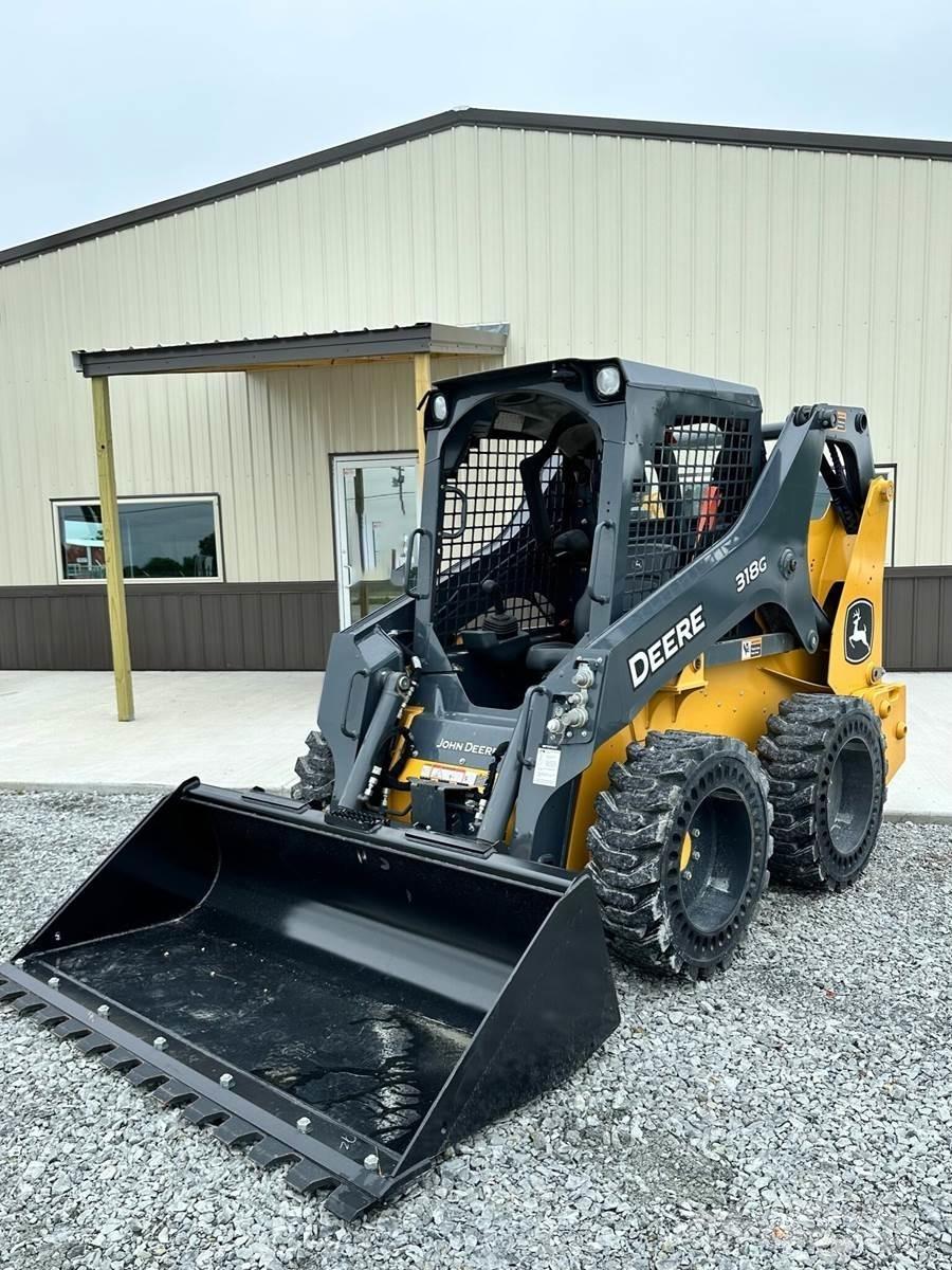 John Deere 318G Skid steer loaders