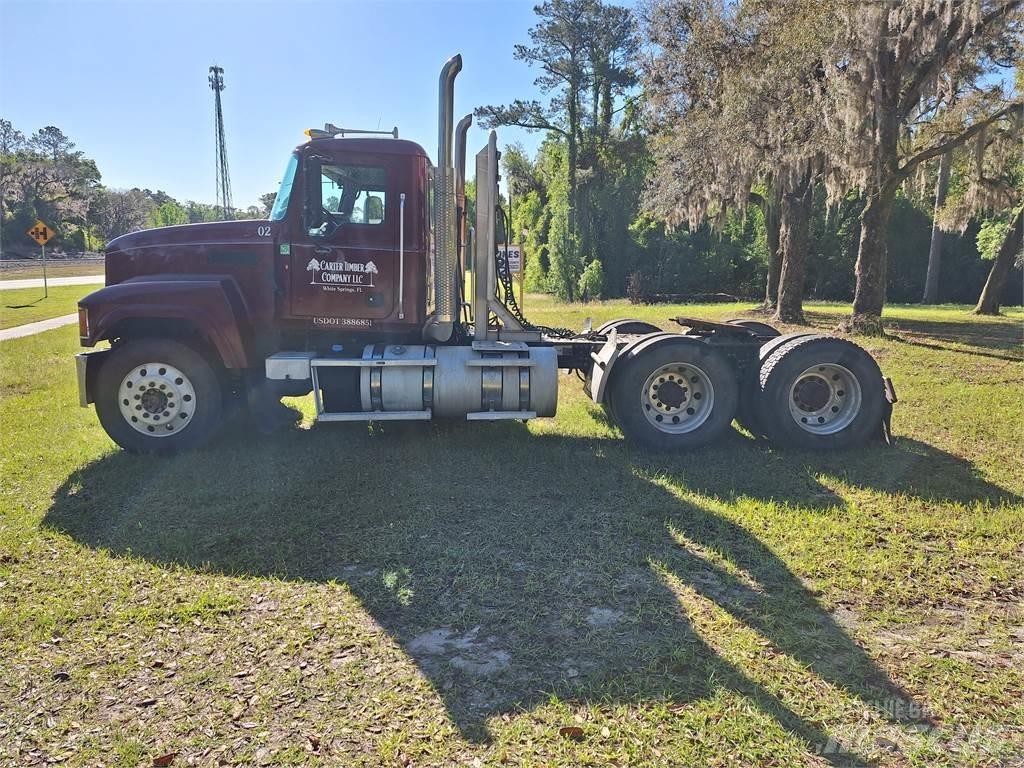 Mack CHU613 Prime Movers