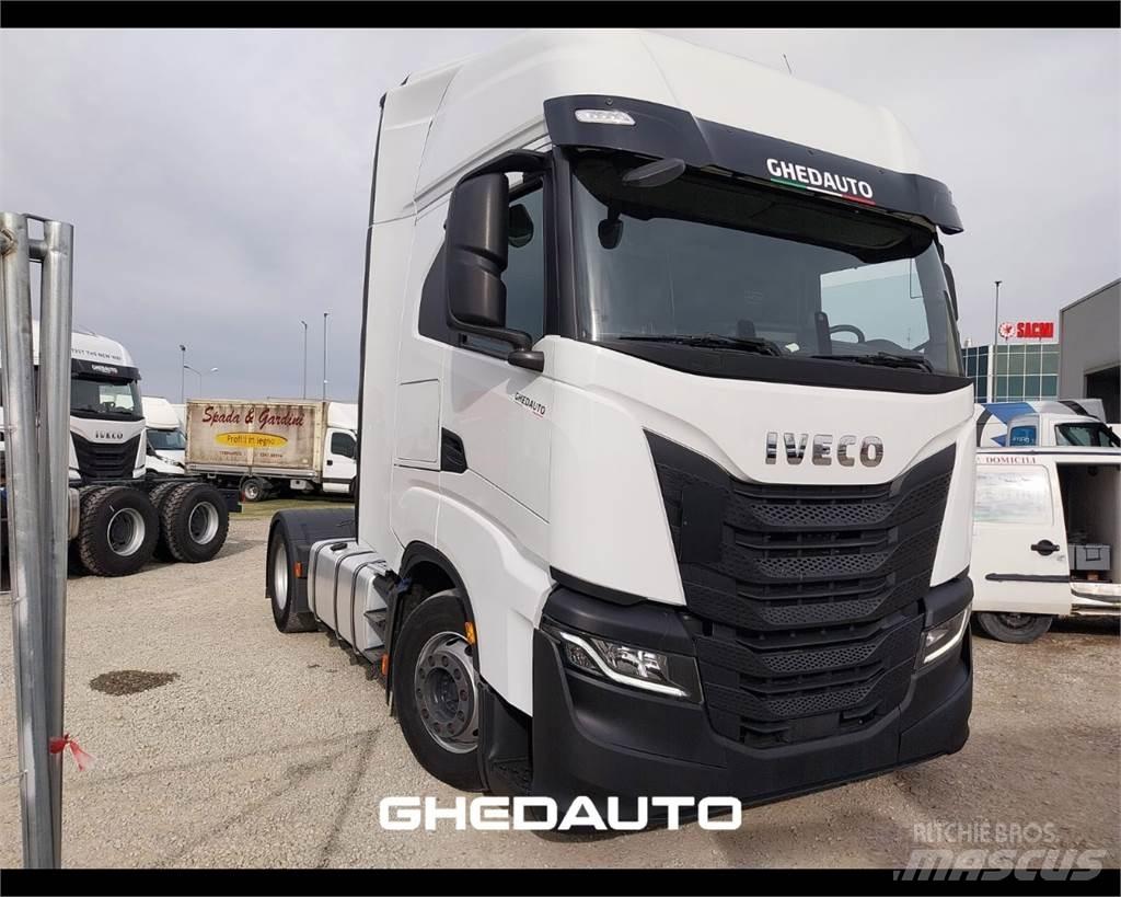 Iveco AS440S48 Box trucks