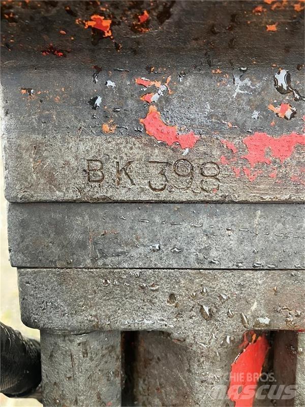  - - - Hammers / Breakers