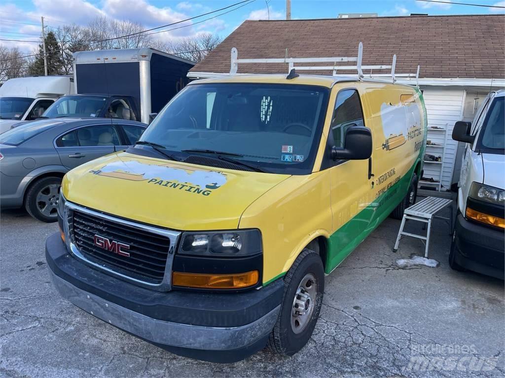 GMC Savana Panel vans