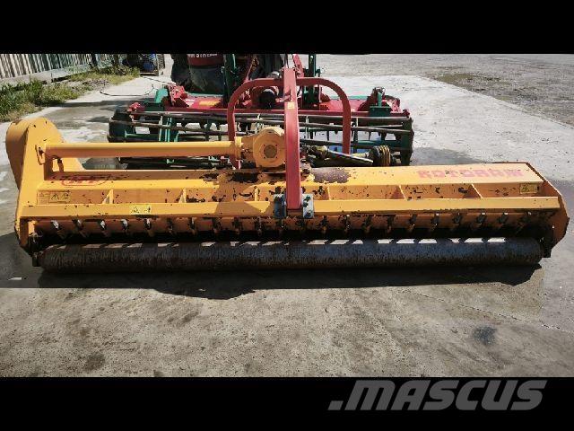  Chaba Field drags