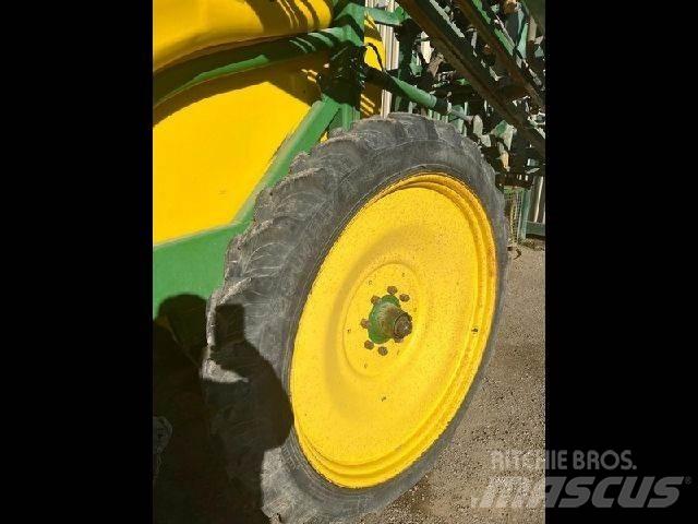 John Deere 824 SE Trailed sprayers