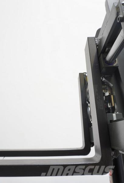 Combilift WR4 4-way reach truck