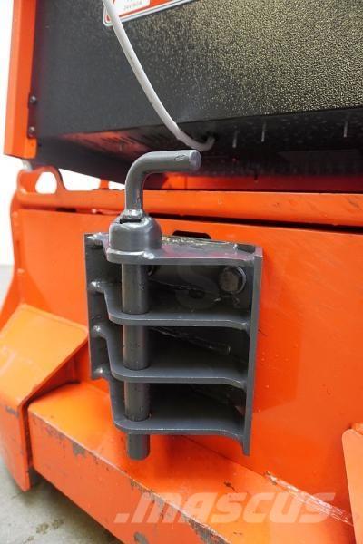 Linde P 30 132 Tow truck