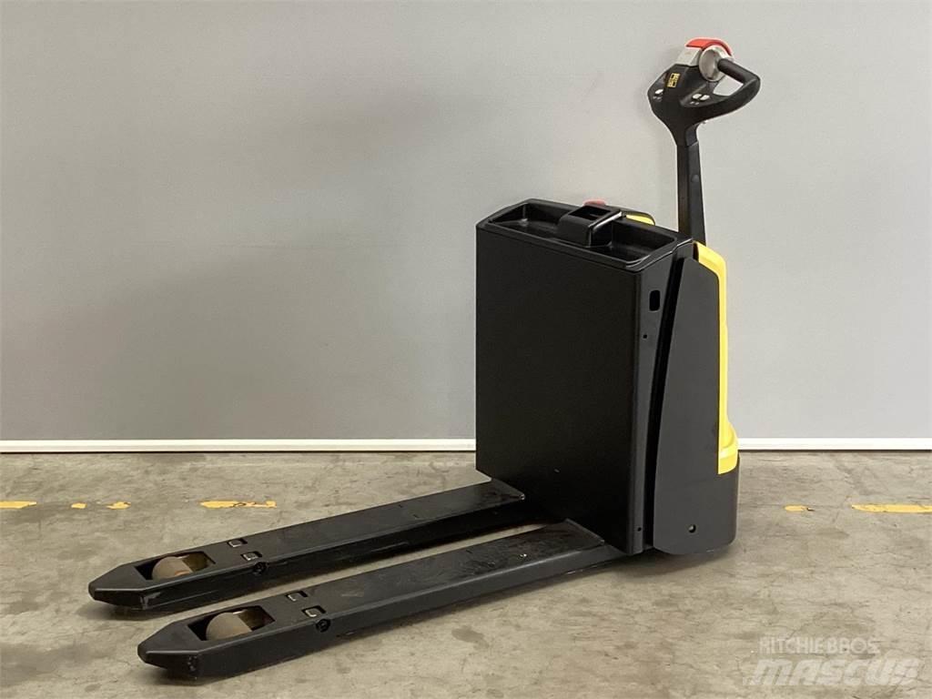 Hyster P1.6 Pedestrian stacker