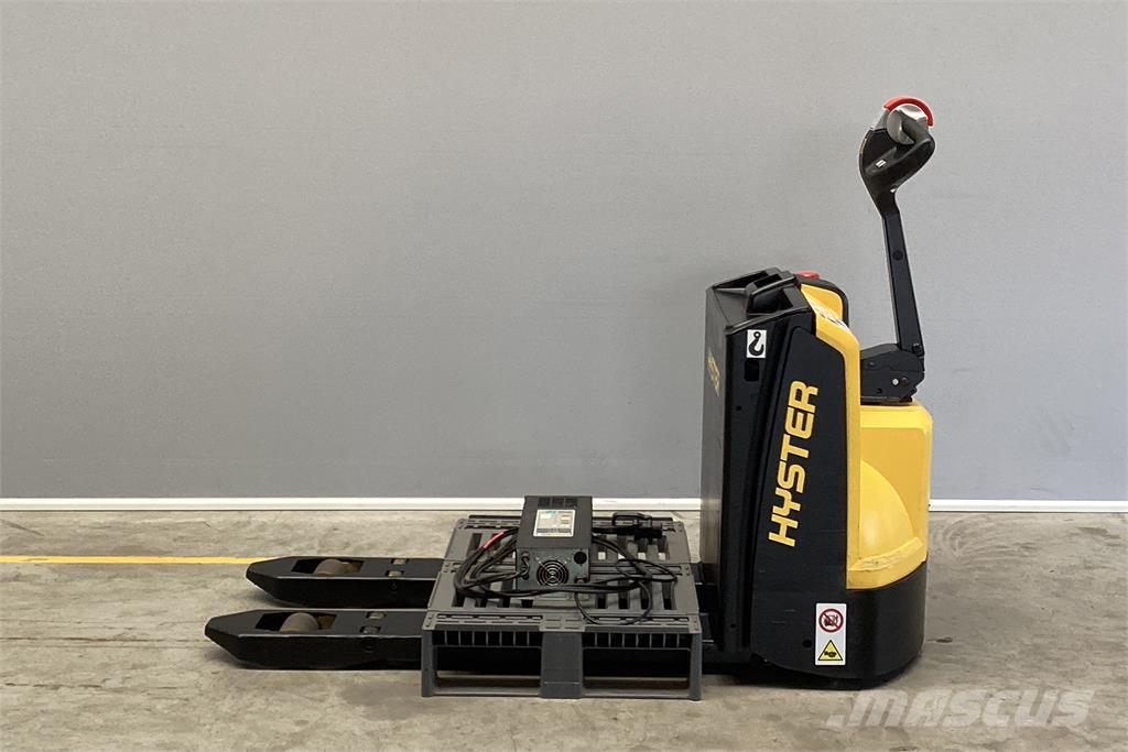 Hyster P1.8 Pedestrian stacker