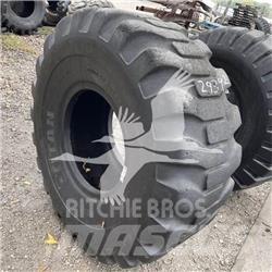 Titan 23.5x25 Tyres, wheels and rims