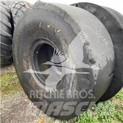Toyo 26.5X25 Tyres, wheels and rims
