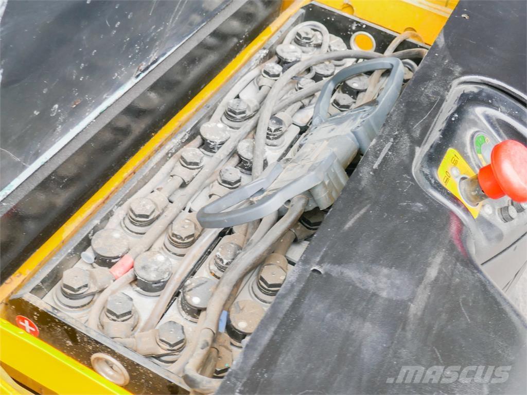 Hyster S 1.4-40 Pedestrian stacker