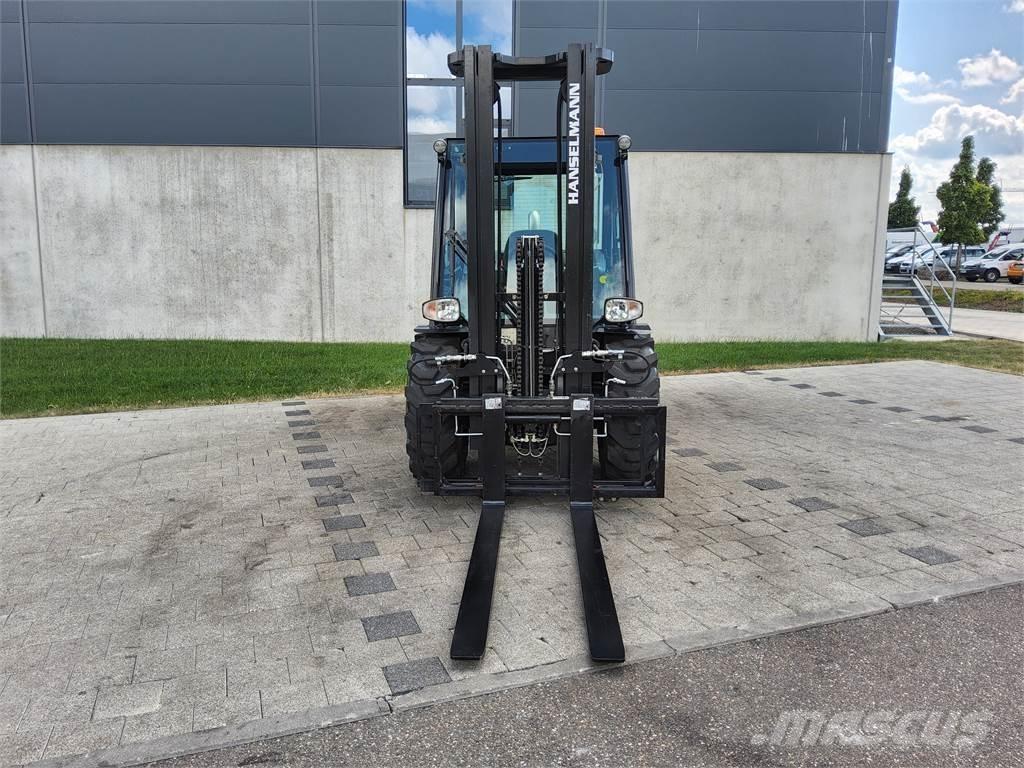 Manitou MC 30-4 Rough terrain truck