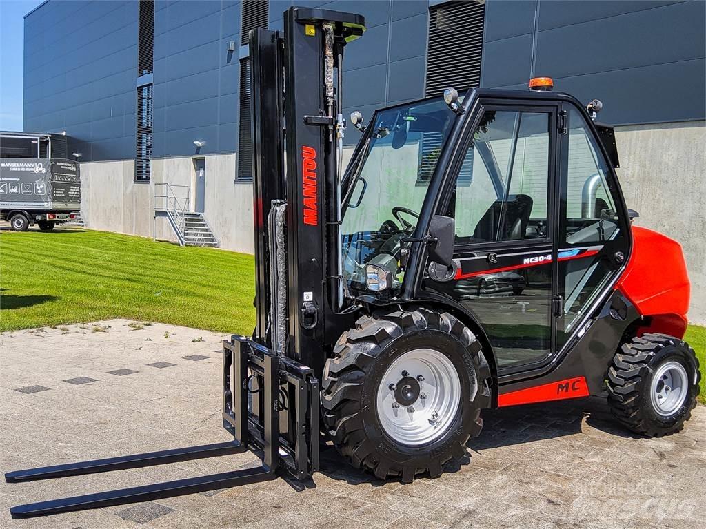 Manitou MC 30-4 Rough terrain truck