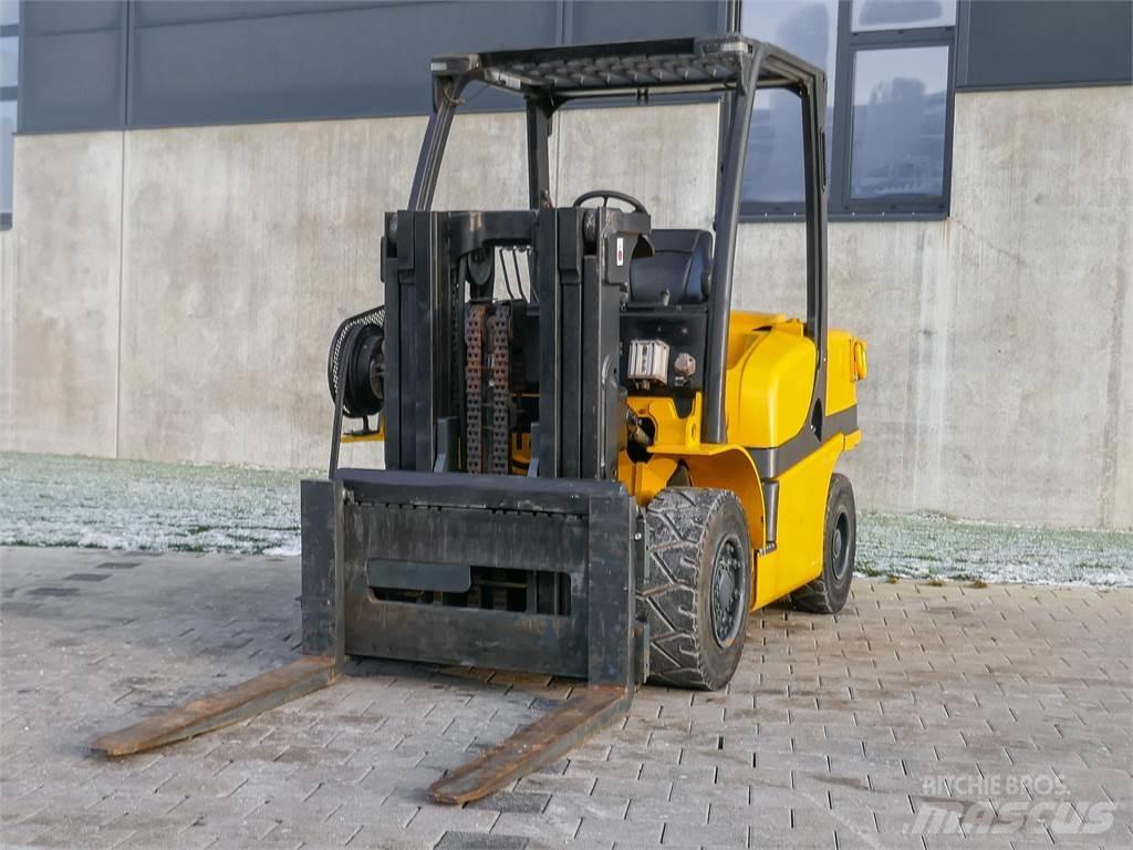 Yale GDP 40VX6 V2471 Diesel trucks