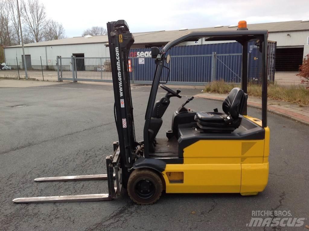 OM XE 18 3ac Electric forklift trucks