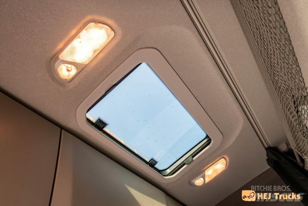 Scania R660 A6x2NB Prime Movers