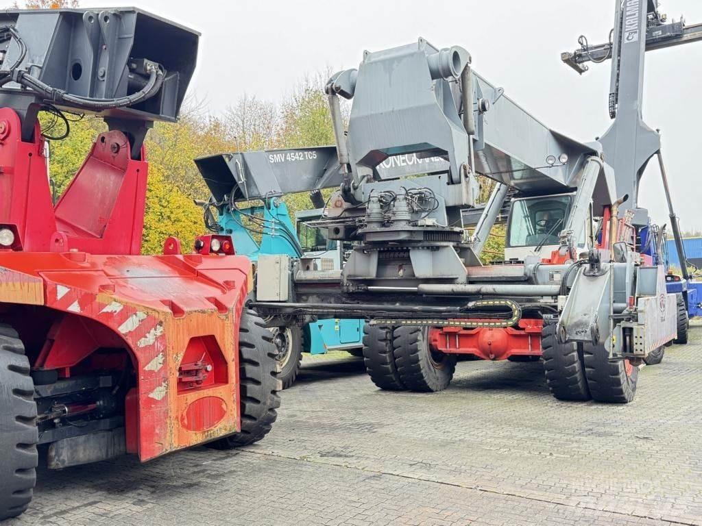 CVS Ferrari F328PB Reach stackers