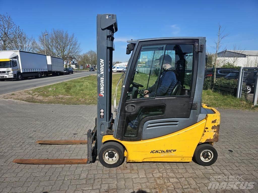 Jungheinrich EFG320 Electric forklift trucks