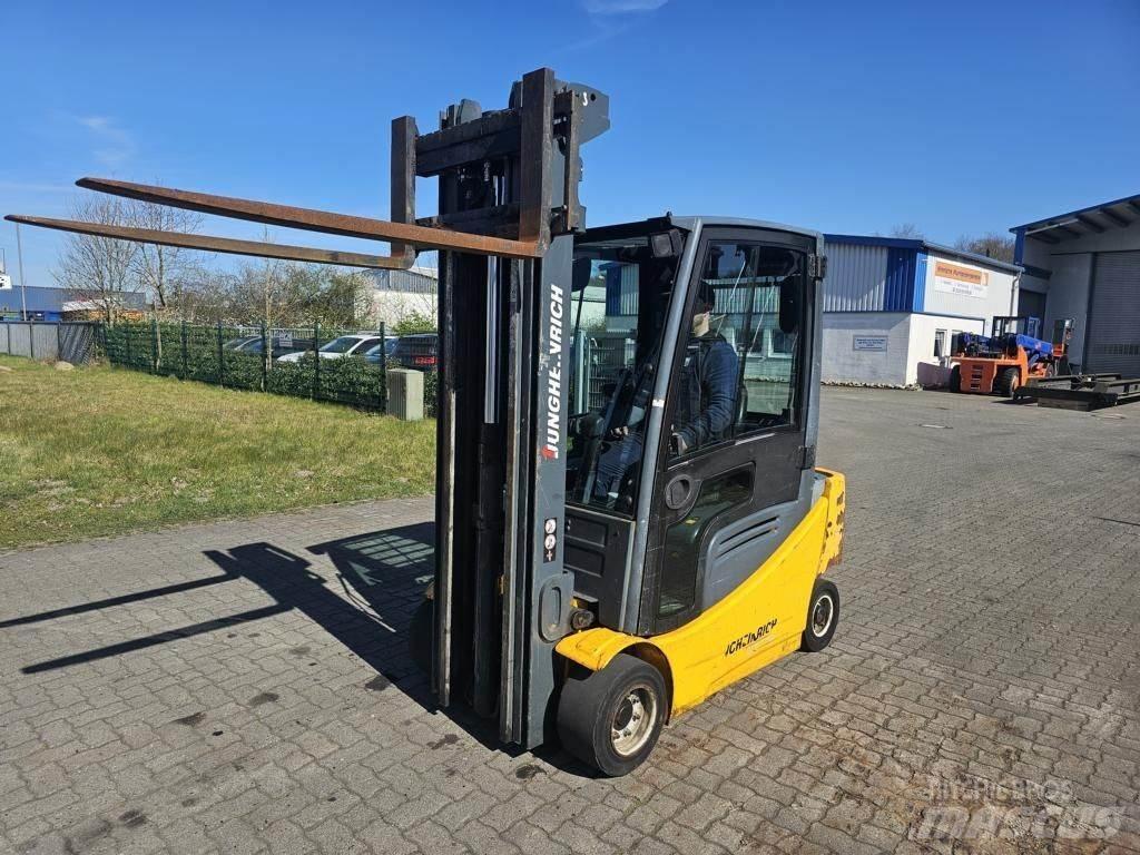 Jungheinrich EFG320 Electric forklift trucks