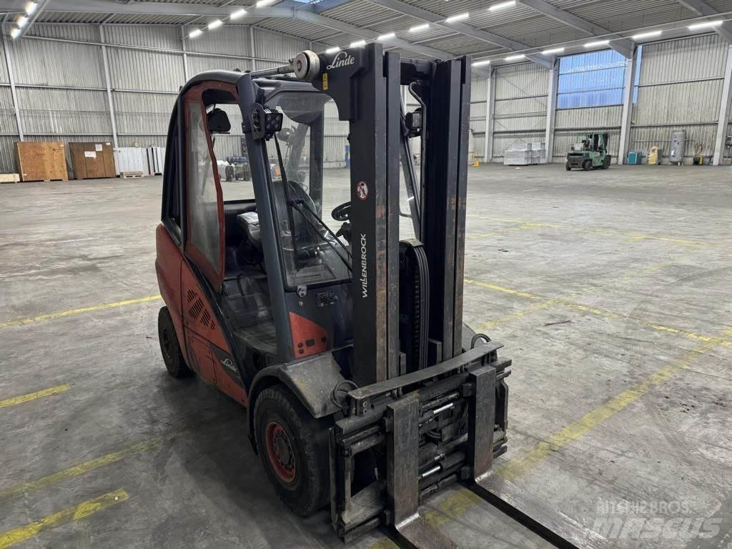 Linde H30D-02 Diesel trucks
