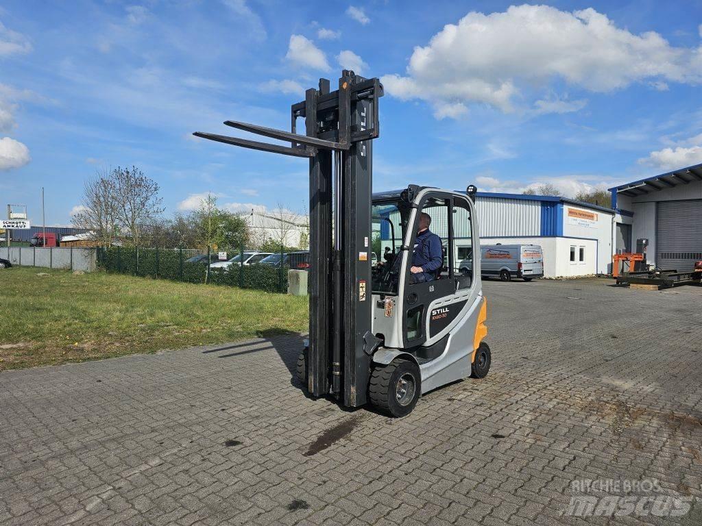 Still RX60-30 Electric forklift trucks