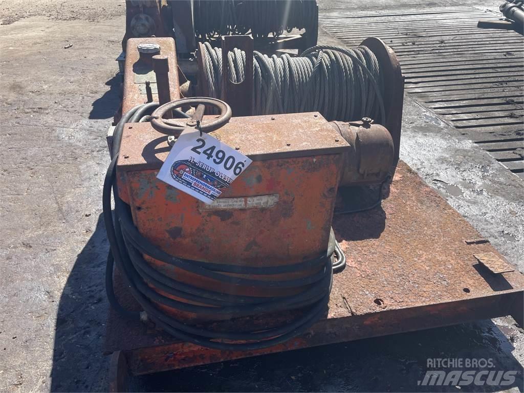  El-spil med gear og bremse. Hoists and material elevators